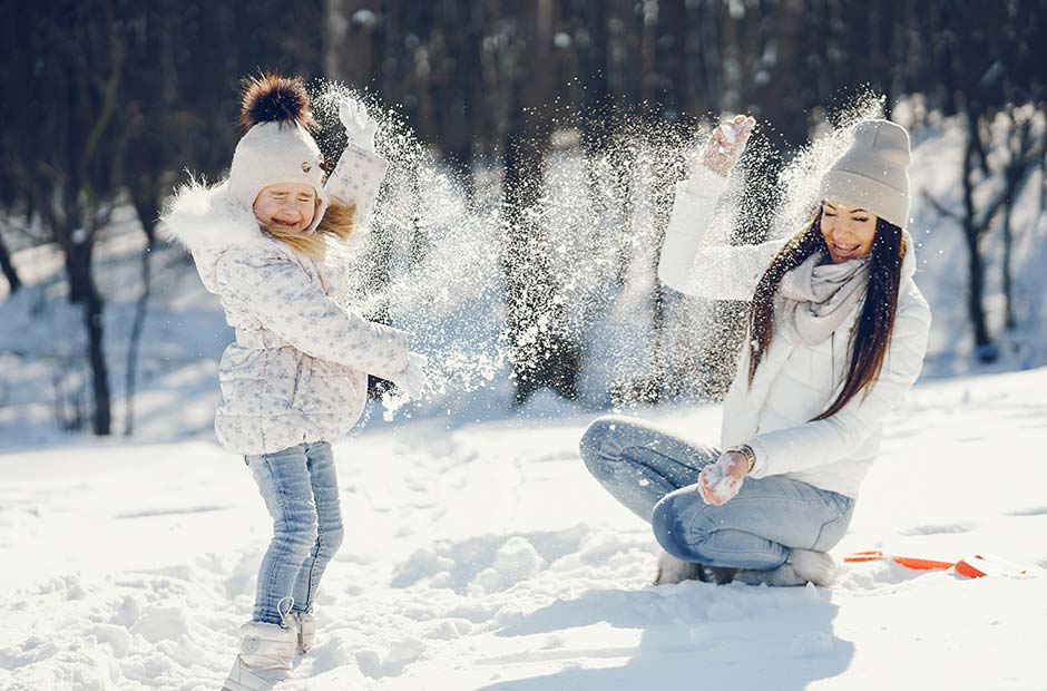 Thấy mình đang vui đùa trên tuyết